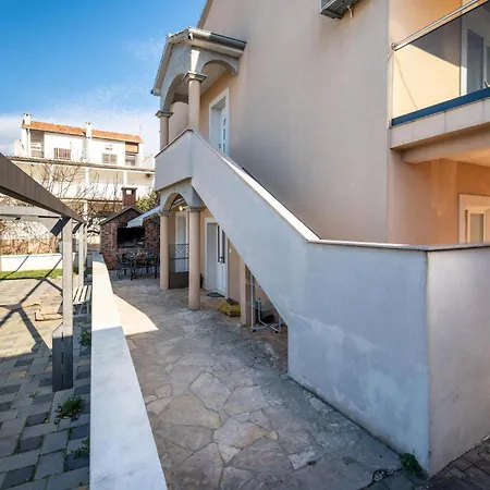 Apartment In With Wifi